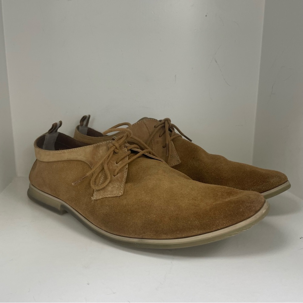 Clarks Men's Suede Chukka Boots in Camel Brown